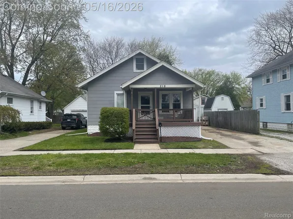 218 16th St, Port Huron, MI 48060