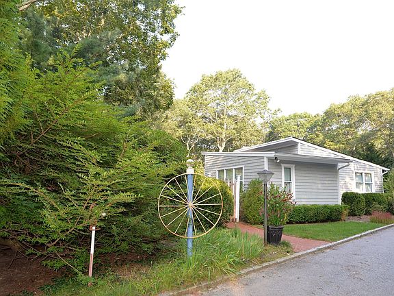 2nd image of 11 West Dr