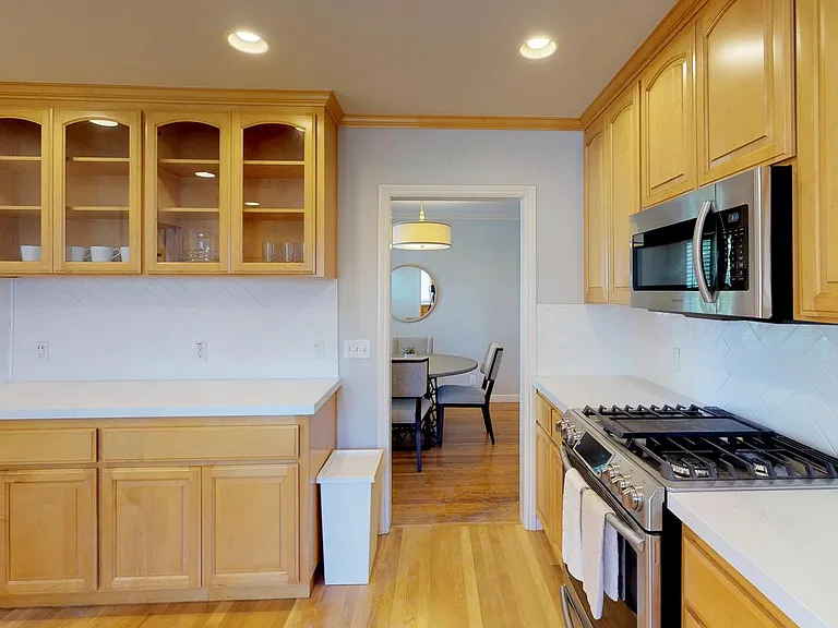 3023 Beverly St — Photo 4