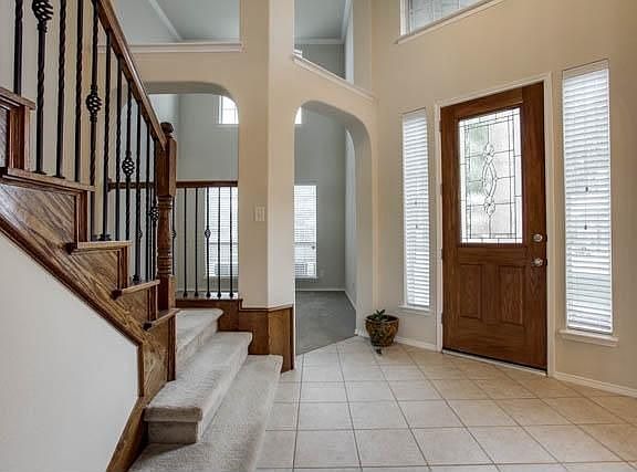 4th image of 602 Oak Creek Dr