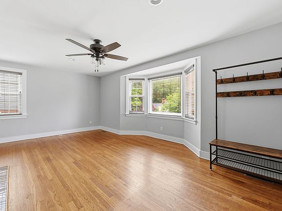 4th image of 7603 S Pinehill Dr