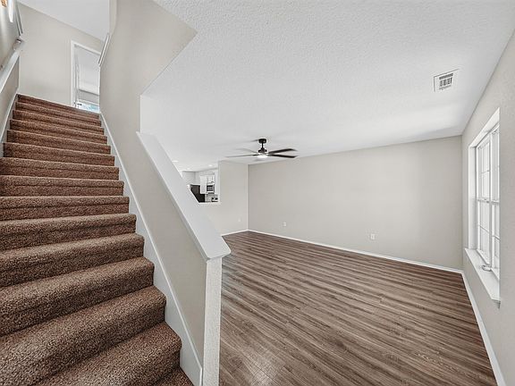 3rd image of 1671 Scotland Dr