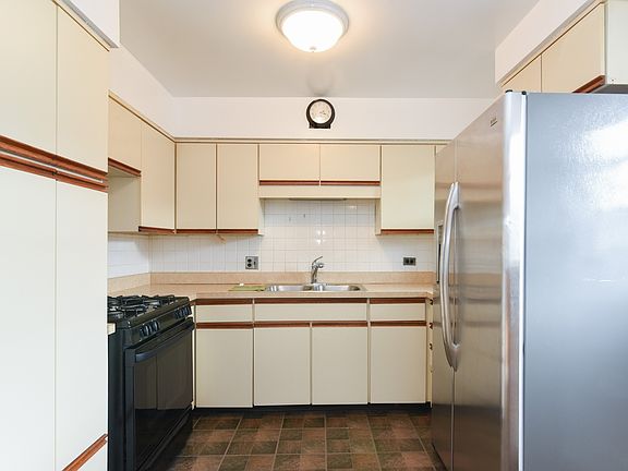 4th image of 8325 Christiana Ave #2A
