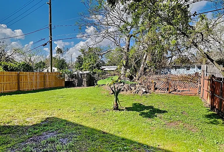 542 Verbena Ct — Photo 15