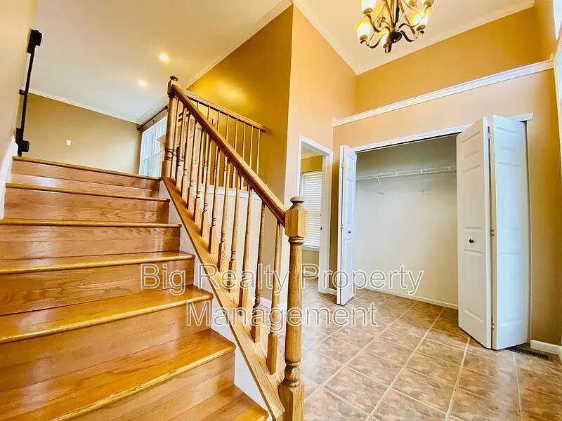 3 bed, 2.5 bath, 1572 sqft, $2,600 — Photo 4