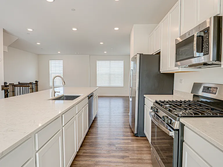 2939 Showplace Dr — Photo 10