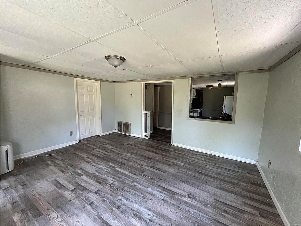 2nd image of 839 Leonard Ave