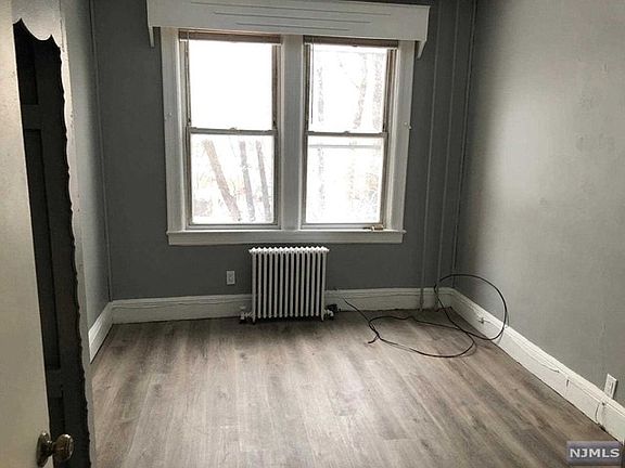 2nd image of 219 Liberty Ave