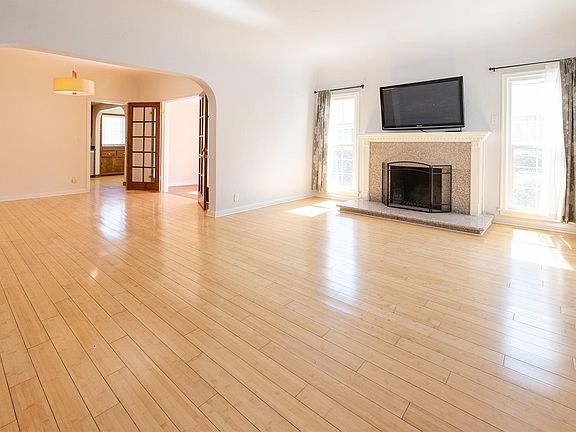 3rd image of 1688 Corson St