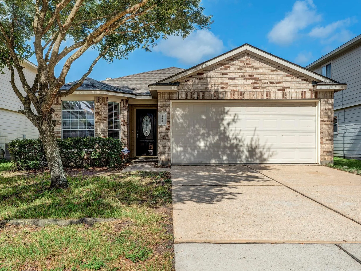 3 bed, 2.0 bath, 1420 sqft, $1,825 — Photo 1