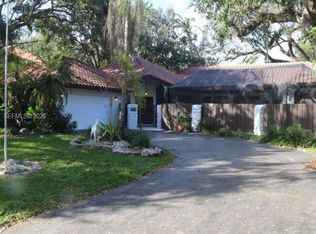 3911 SW 56th Ct, Fort Lauderdale, FL 33312