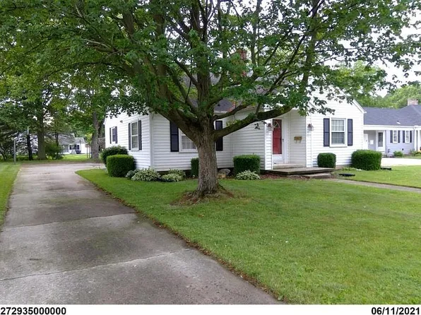 631 N Buckeye St, Celina, OH 45822