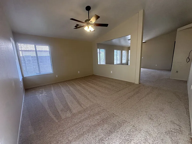 339 N Ocean Dr — Photo 7