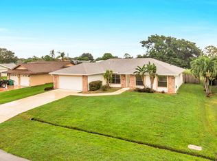 655 SE Crescent Ave, Port Saint Lucie, FL 34984
