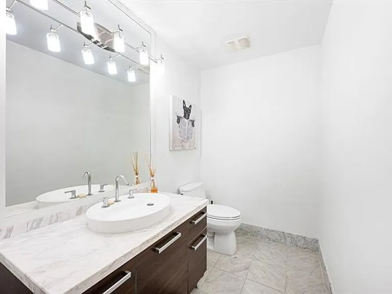 244 Biscayne Blvd #651 — Photo 4