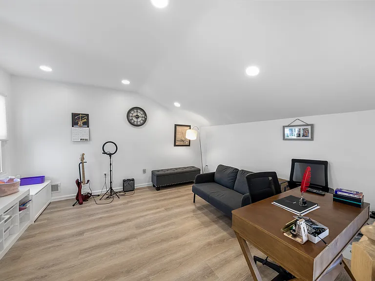 66 Claridge Ct — Photo 12