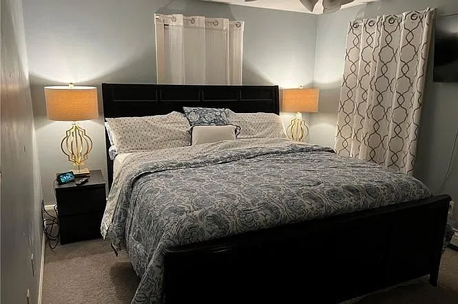 3 bed, 1.0 bath, 1400 sqft, $3,800 — Photo 2