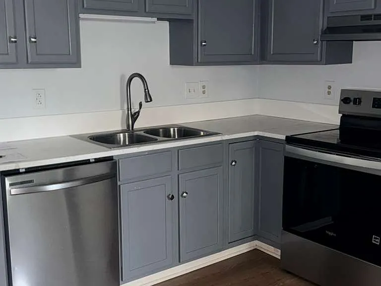 709 Statesman Way — Photo 14