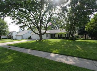 3801 Farmbrook Dr, Sylvania, OH 43560