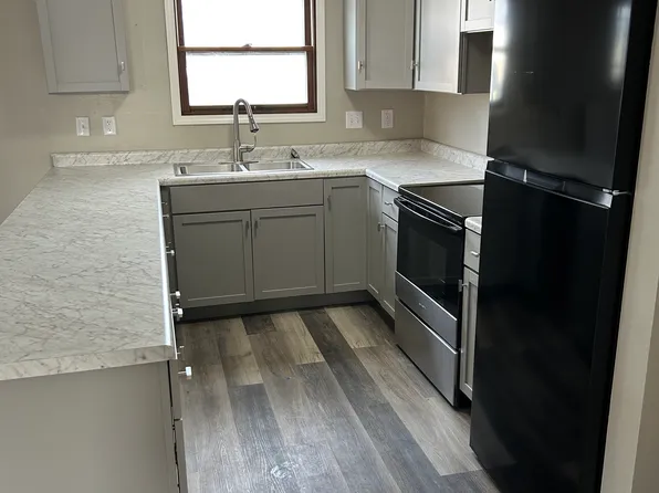 170 Birch Ct APT 2, Manteno, IL 60950