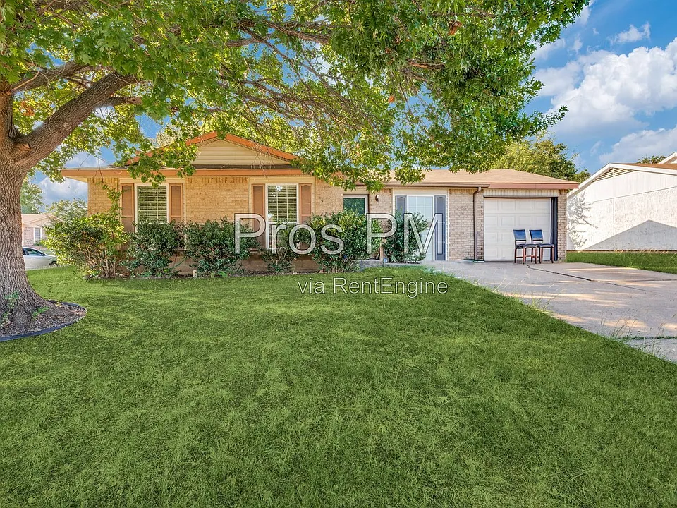 2326 Newbury Dr