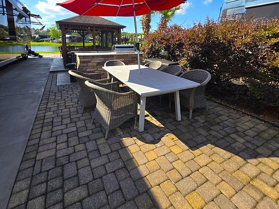 3rd image of 208 Magnifico Dr