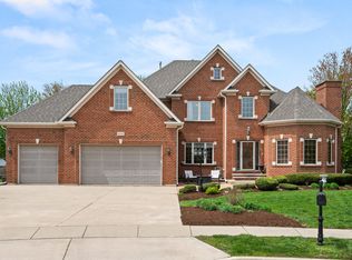 1047 Wellington Ct, Sycamore, IL 60178