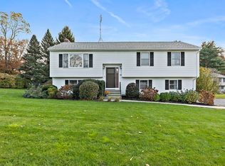 2 Holts Ln, Haverhill, MA 01830