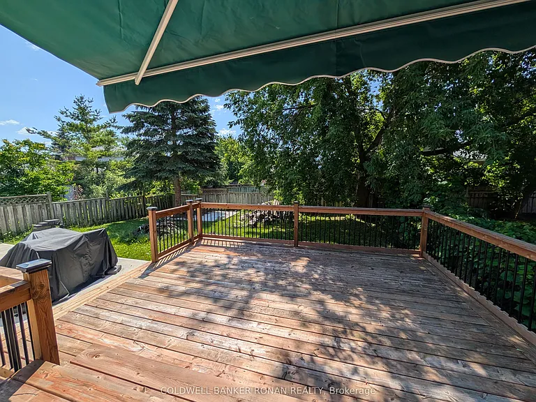 41 Camrose Dr — Photo 28