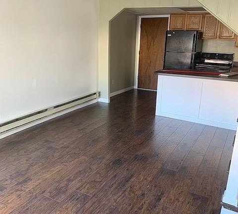 4th image of 360 Cedar St