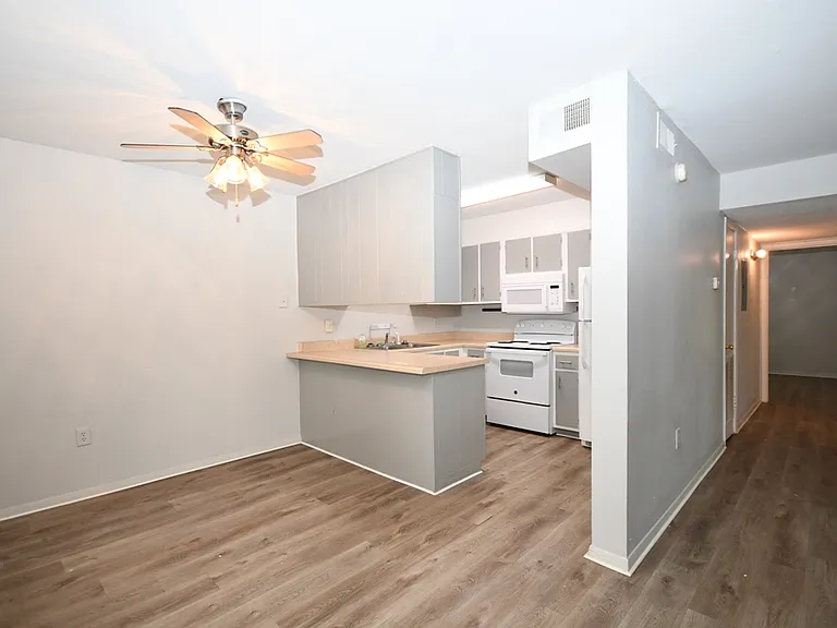 900 Mountain Creek Rd #C39 — Photo 7