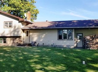 1266 Autumn Ln, Bovey, MN 55709