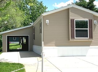 175 N Windmere Cir, Matteson, IL 60443