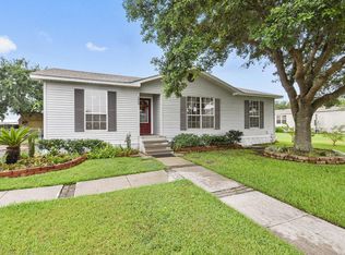 102 Windchimes Dr, Youngsville, LA 70592