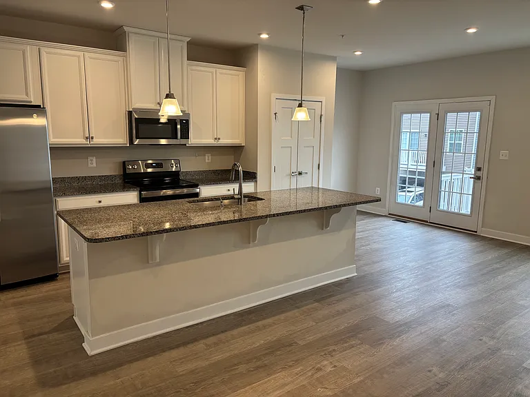 16340 Fife Way — Photo 4