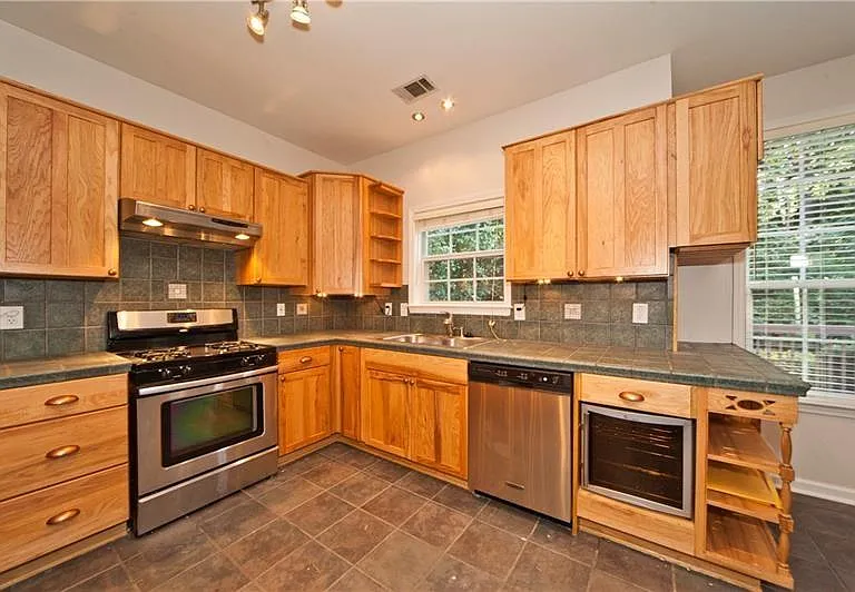 1170 Rhyne Chase SE — Photo 6