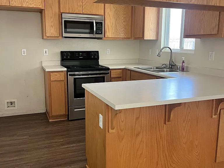 7667 Towe Ct #7667 — Photo 1