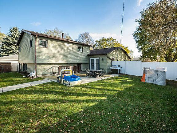 3rd image of 9224 Carol Ann Dr