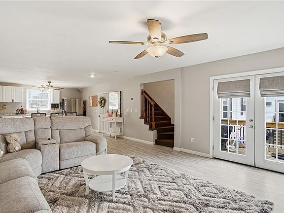 4th image of 16 Brown St