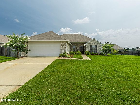 2nd image of 1215 Addison Ln