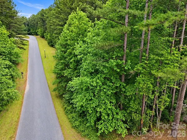 6020 Plantation Pointe Dr #91, Granite Falls, NC 28630