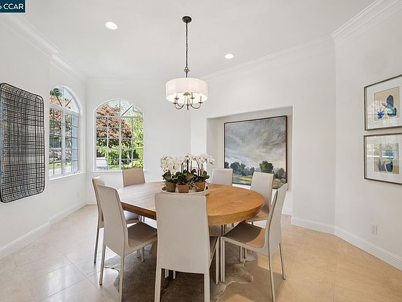 4th image of 2 Reliez Manor Ct