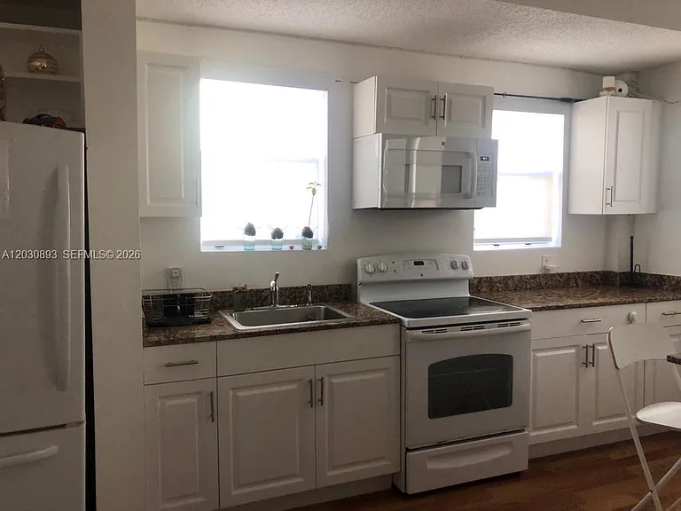 737 Jefferson Ave #103 — Photo 5