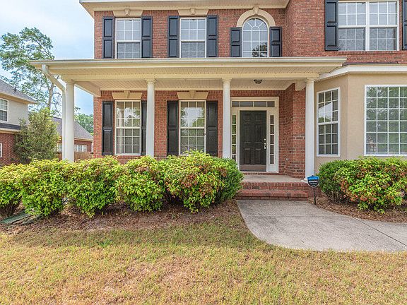2nd image of 335 Barnsley Drive
