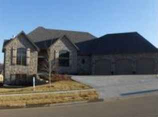 4304 SW Lincolnshire Rd, Topeka, KS 66610