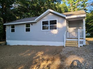 10 Woodland Hts, Wales, MA 01081