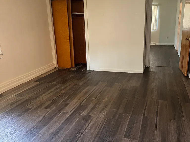 228 Locust St — Photo 3