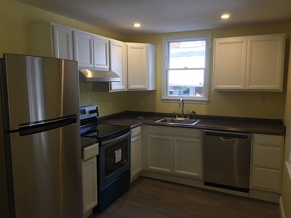 Newly Remodled Kitchen - includeds all new appliances