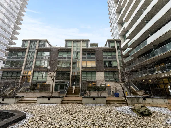 57 E Liberty St #Townhouse 16, Toronto, ON M6K 3P5