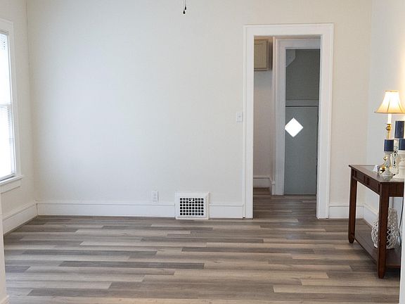 3rd image of 702 24th Ave